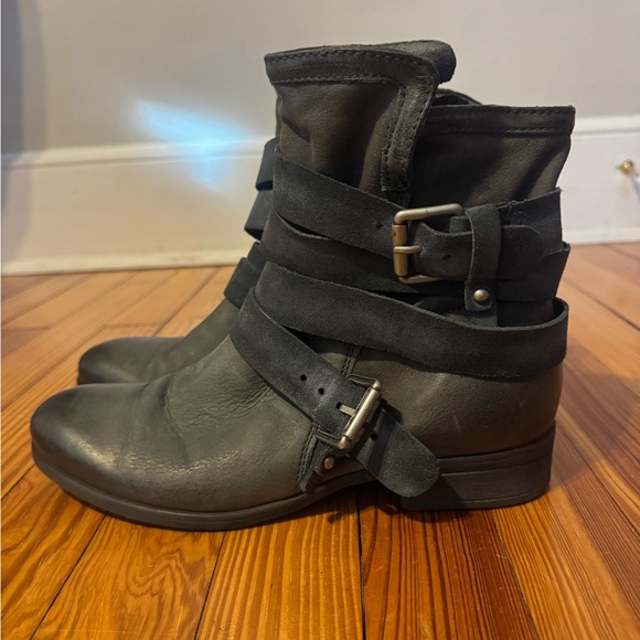 Black Leather Ankle Boots - Picture 4 of 10